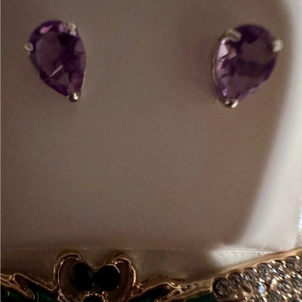 14k solid white gold & 1.94 carats Pear Shaped genuine amethyst earrings - Picture 11 of 12